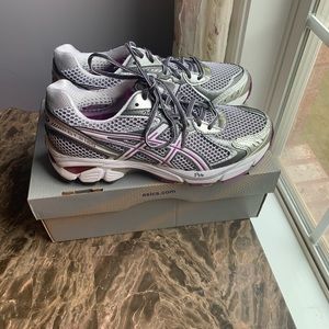 Women’s Asics GT-2160